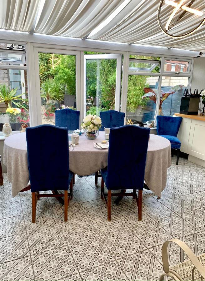 סווינדון Sw Bed & Breakfast מראה חיצוני תמונה