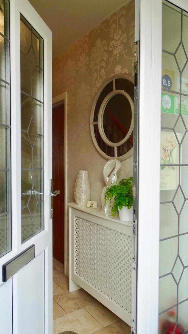 סווינדון Sw Bed & Breakfast מראה חיצוני תמונה
